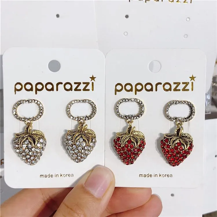 Pendientes colgantes de fresa, pendiente con letras de cristal, pendientes de diseñador con letras de marca, pendientes de marca para mujer, regalo con pasador