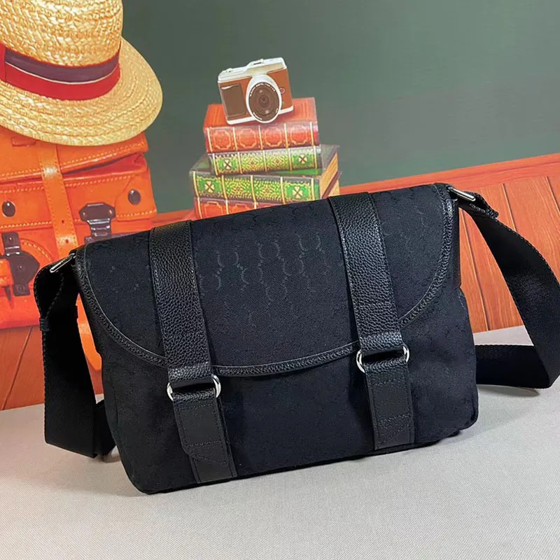 Mode männliche Messenger -Tasche universelle Umhängetaschen Designer Brieftasche Sports Strand Rucksack hochwertiger Nylon -Ledermünzen Geldbörse 374429