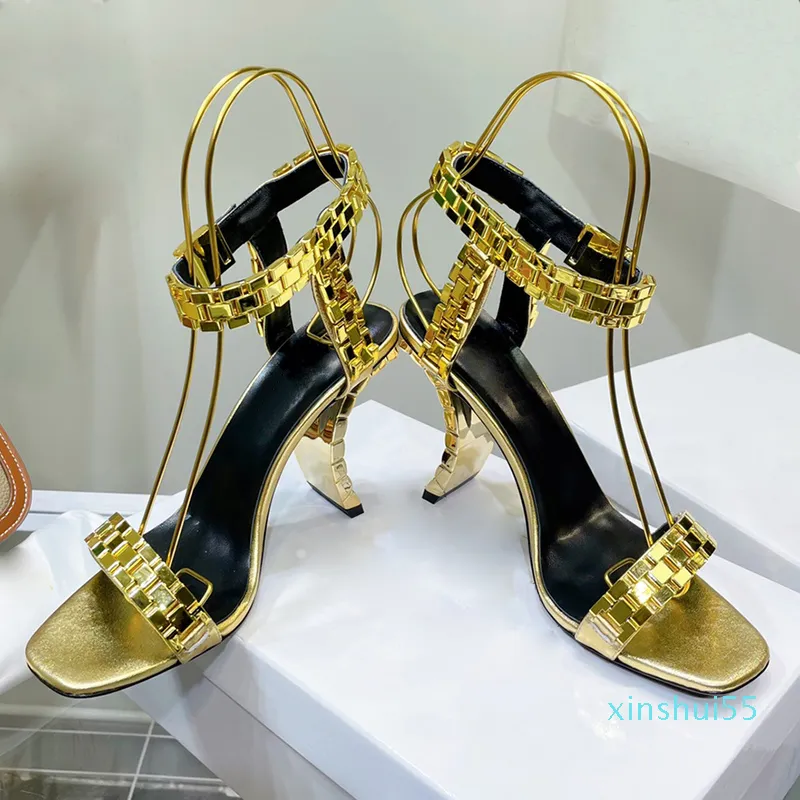 금속 스트랩 장식 스퀘어 헤드 높은 굽 샌들 최고 품질 정품 가죽 여성 신발 10.5cm 발 뒤꿈치 패션 디자이너 전면 8544