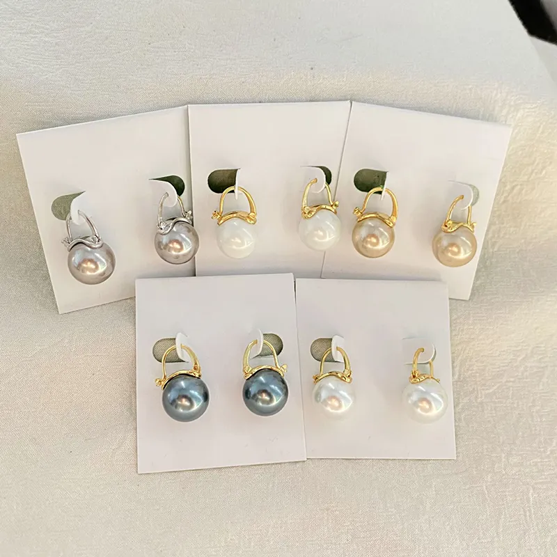 Perlen-Charm-Ohrringe, 18-Karat-Goldüberzug, Messing-Haken-Ohrringe, süßes Geschenk für Mädchen und Frauen. Lieferung mit Karten