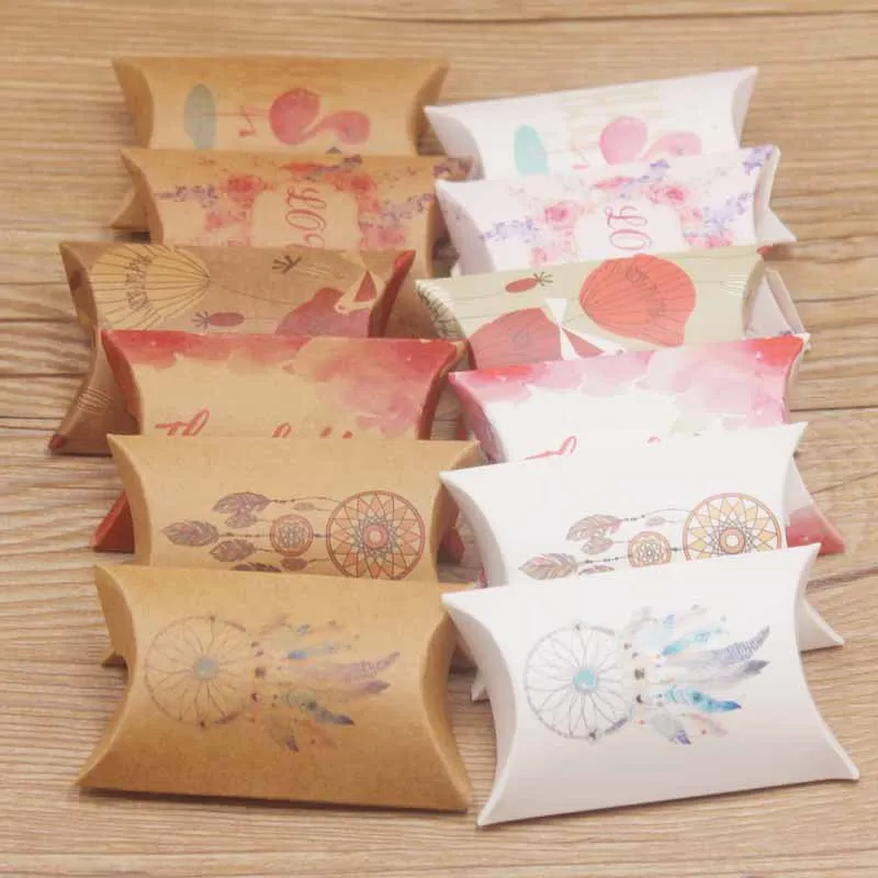 Scatola di caramelle di carta a forma di cuscino Scatole di carta Kraft 8x5cm Matrimonio Compleanno Baby Shower Bomboniere Confezione