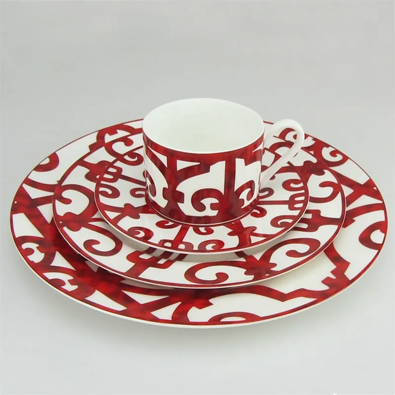 Bone China Dinner Plate Spanish Red Grid Dish Art Design Plate Dinnerware Sets 201217