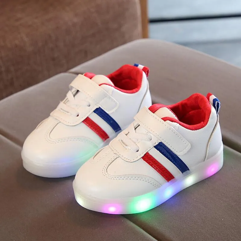 Loozykit Toddler Çocuk Sneakers Çocuk Bebek Erkek LED Işık Aydınlık Koşu Spor Sneaker Ayakkabı Chaussure Lumineuse ROY GARCON LJ200907