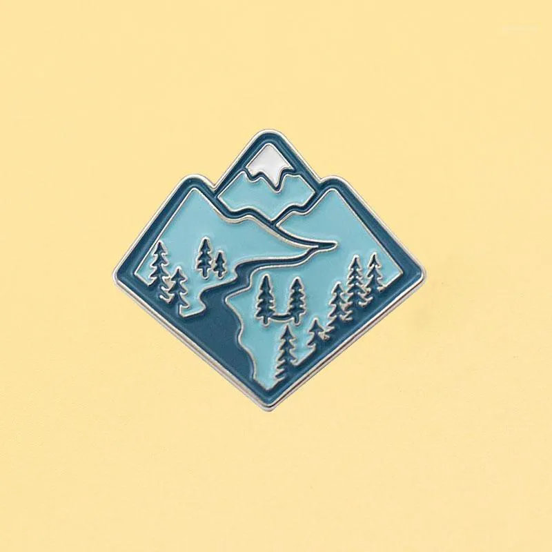 Aventure de montagne Épingles d'émail Mignon Paysage de forêt en plein air Explorez la nature Broche de dessin animé en métal Bijoux de mode Badges de revers1