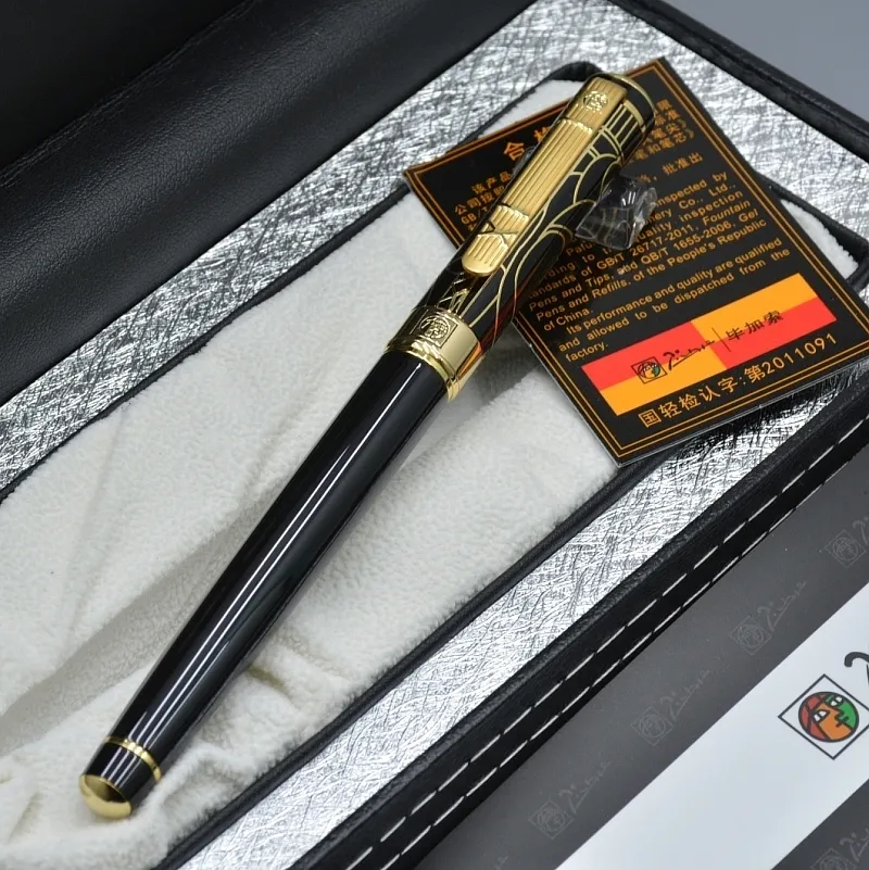 高品質のPicasso 902黒ゴールデンメッキ刻まれた古典的な噴水ペンのビジネスオフィスの供給箱のパッケージが付いている滑らかなインクペンを書く
