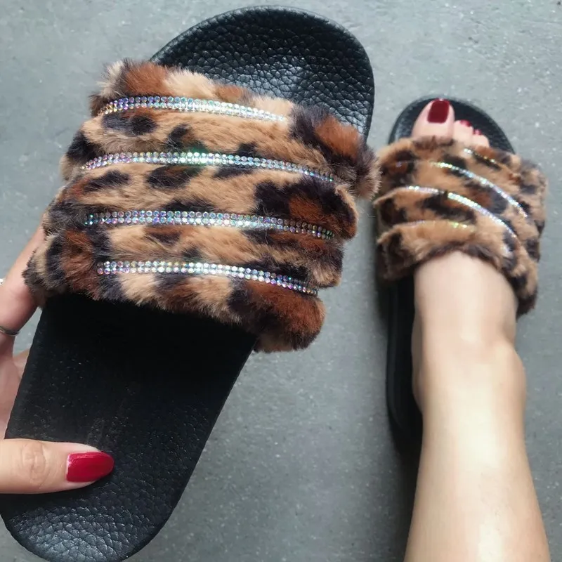 Nouveautés imprimé léopard moelleux fourrure strass femmes pantoufles plates avec diapositives chaussures flip flips pour femmes X1020