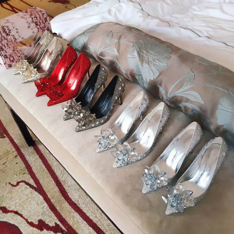 Luxe ontwerp pomp schoenen vrouwen lente en zomer dunne hak puntige teen mode kristal jurk schoen voor dames hoge hakken feest bruiloft rood zilver 34-41