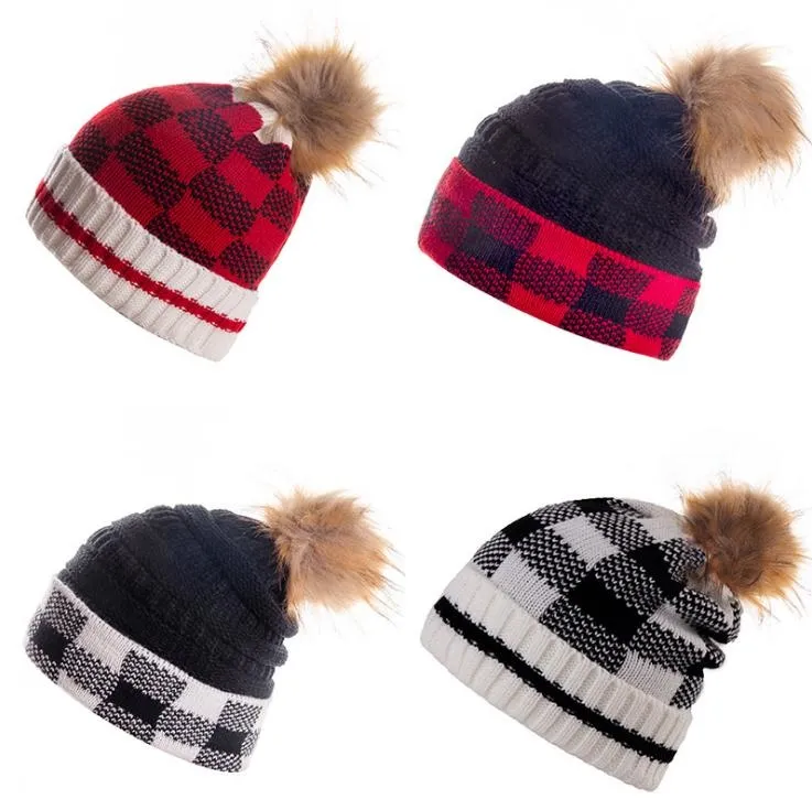 Gratis frakt Ny vinterpom beanie varm ullhatt designer stickad rutig flik hattar varmsäljande mode mössor