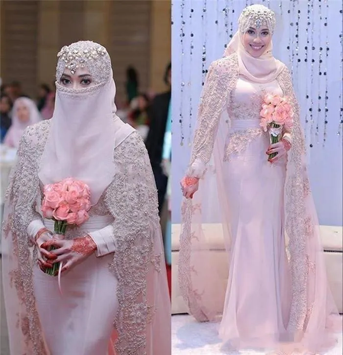 Vestidos de noiva de sereia rosa clara muçulmana 2023 lindo kaftan árabe dubai islâmico pescoço alto de manga comprida renda aplicação contas de capa envoltem vestidos de noiva hijab