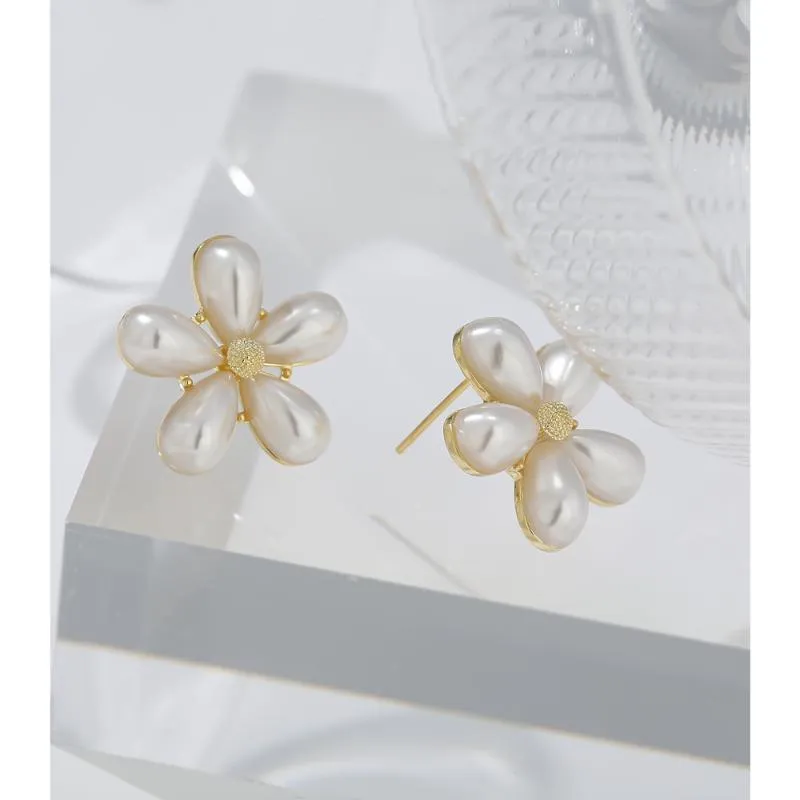 Eleganti orecchini a bottone con perle sintetiche a forma di fiore Orecchini eleganti Gioielli per donne Orecchini Donna Accessori Regalo 2020