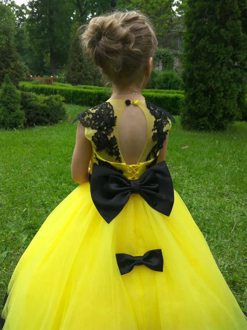 Vestidos de niña online amarillo con negro