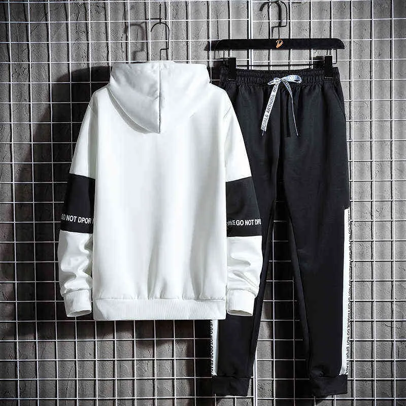 Mens Tracksuit Set With Hoodie And Sweatpants And Sweatshirt Autumn/Winter  Casual Sportswear With Patchwork And Hooded Letter Design 211222 From  Lu006, $21.03