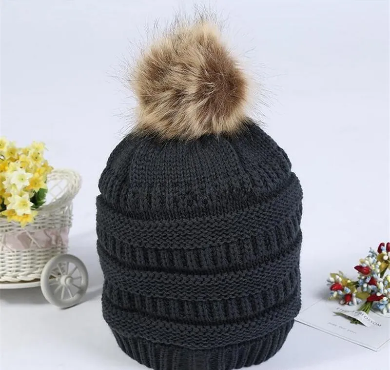 2023 Kids Adults Thick Warm Winter Hat For Women Soft Stretch Cable Knitted Pom Poms Beanies Hats Women Skullies Beanies Girl SkiCap