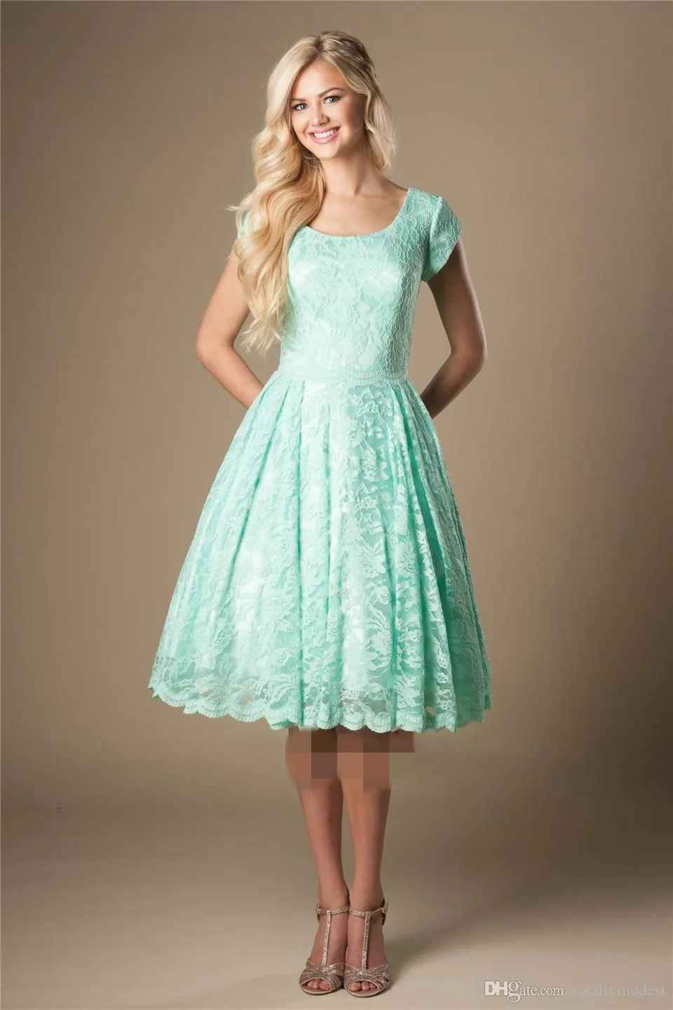 Mint Green Vintage Lace Short Cocktail Dresses Modest Scoop Simple Juniors Cocktail Party Dresses With Cap Sleeves A-line Knee Length