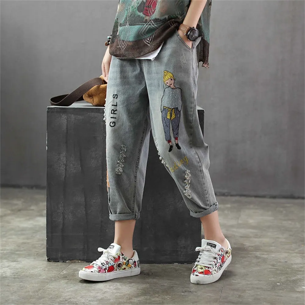 Korea Fashion Spring Women Jeans Cartoon Embroidery Loose Denim Harem Pants Elastic Waist Vintage Hole Calf-length Pants LJ200808