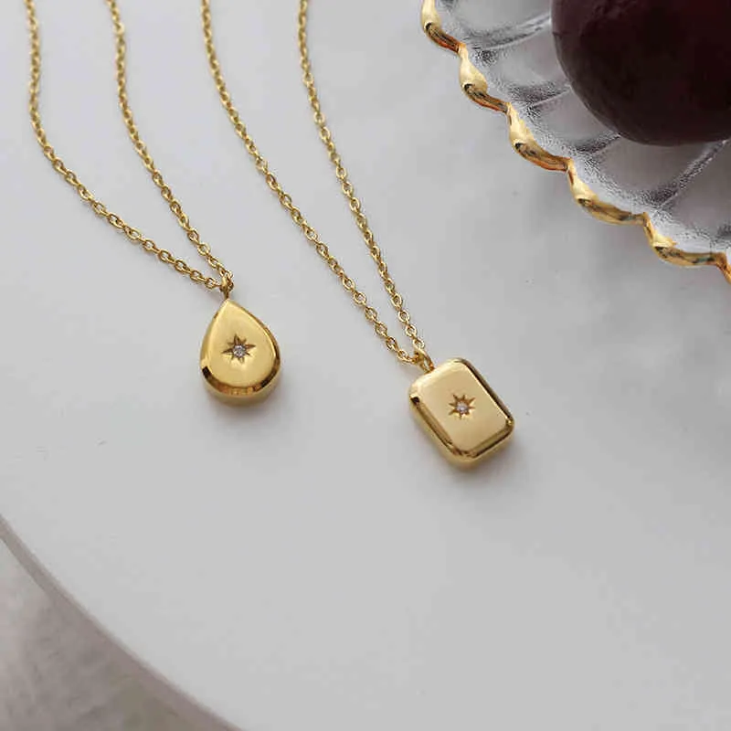 Less Is More Classcial Écologique En Acier Inoxydable 18k Or CZ Waterdrop Carré Pendentif Colliers pour Femmes