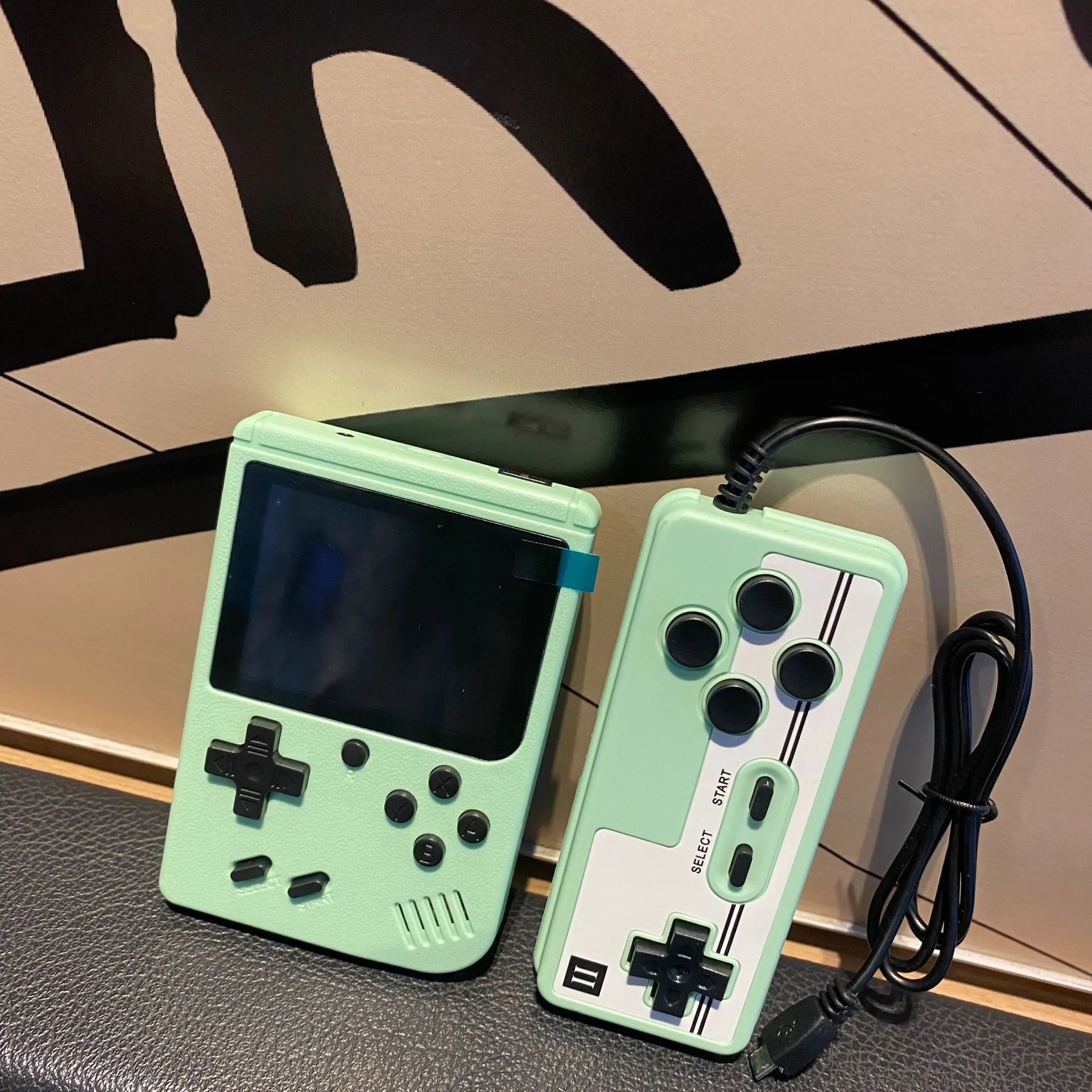 Portable 8 Bit Mini Computer Portable Handheld Video Game Console Retro 8 Bit Mini Player 400 Games ...