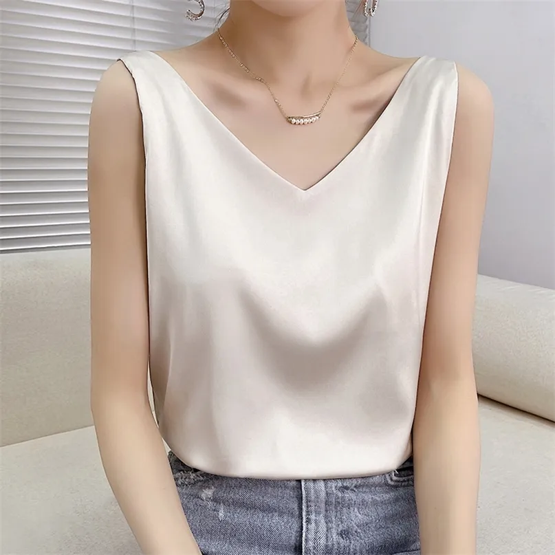 Été Brillant Satin Soie Tshirt Femmes Harajuku T-shirt Sans Manches Mode T-shirt Femme Tee Tops Casual Femme Luxe Sexy 220221