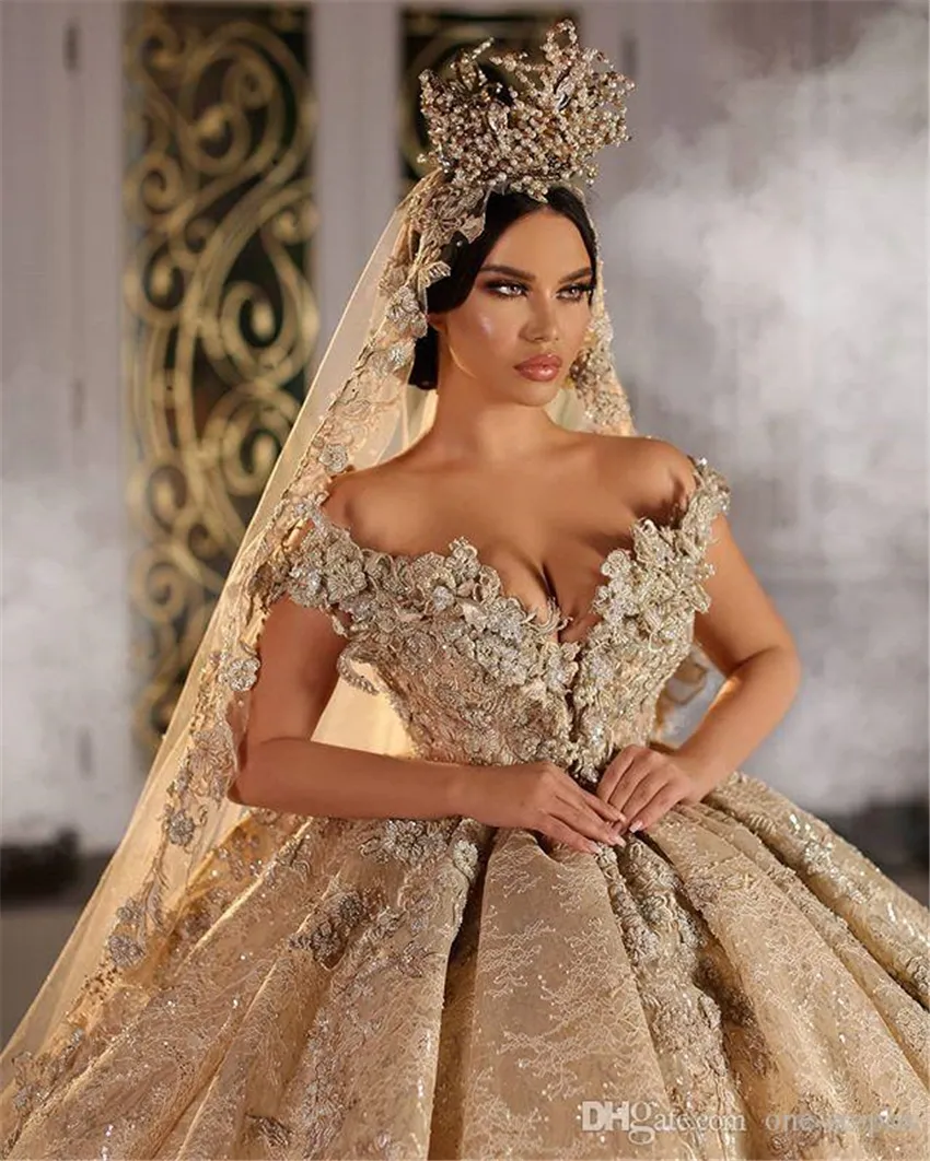 2021 Shinny Ball Gown Abiti da sposa Champagne con spalle scoperte Lusso in rilievo di cristallo Arabia Saudita Dubai Abito da sposa Plus Size314R
