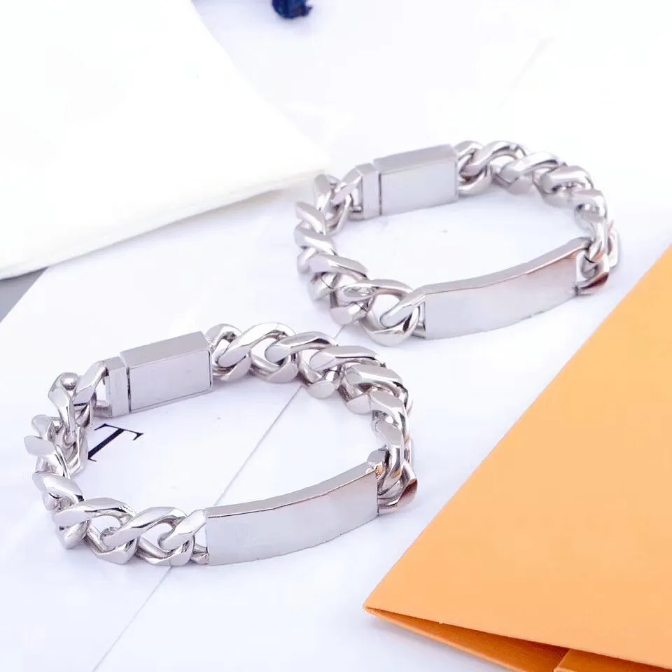 Braccialetti di design di lusso di alta qualità Bracciali in acciaio al titanio argento per amante Collegamento a catenaA