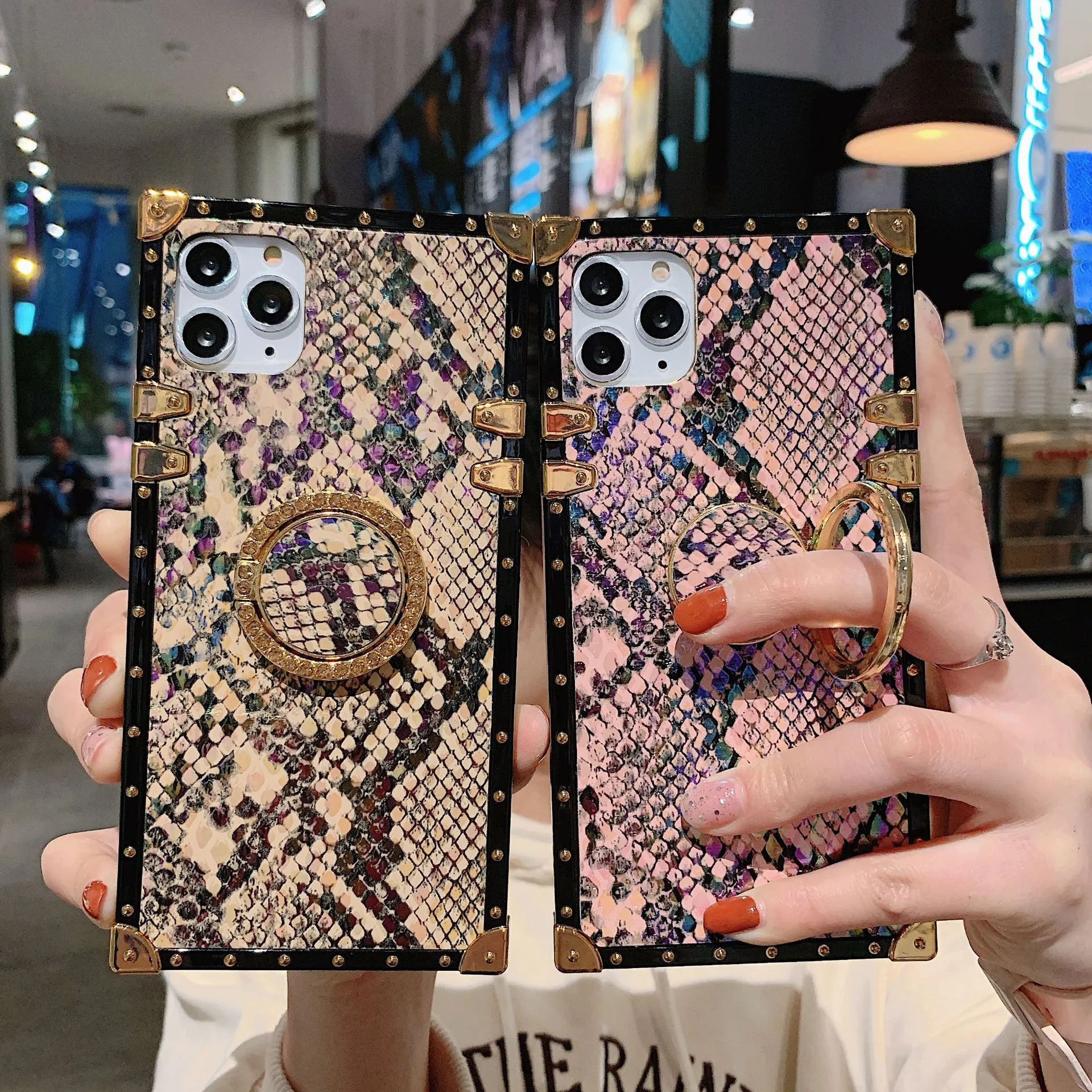 Luxe mobiele telefoonhoesjes met Animal Snake Skin-textuur Vierkant telefoonhoesje voor nieuwe iPhone 15 14 13 12Pro Max 7 8 plus Vintage vingerringhouder Soft Cover designer hoesje