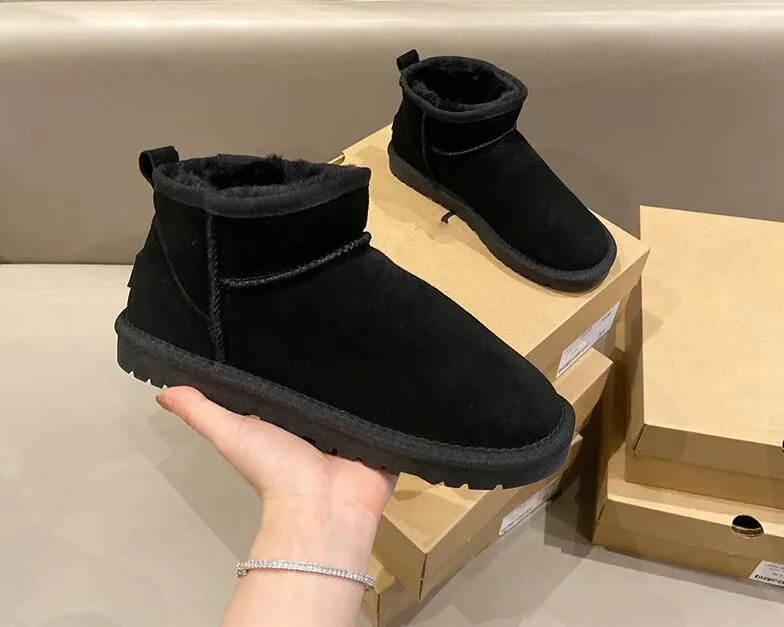 2022 Hot sell AUS women Ankle short snow boots keep warm boot Sheepskin Cowskin Genuine Leather Plush boots with dustbag card