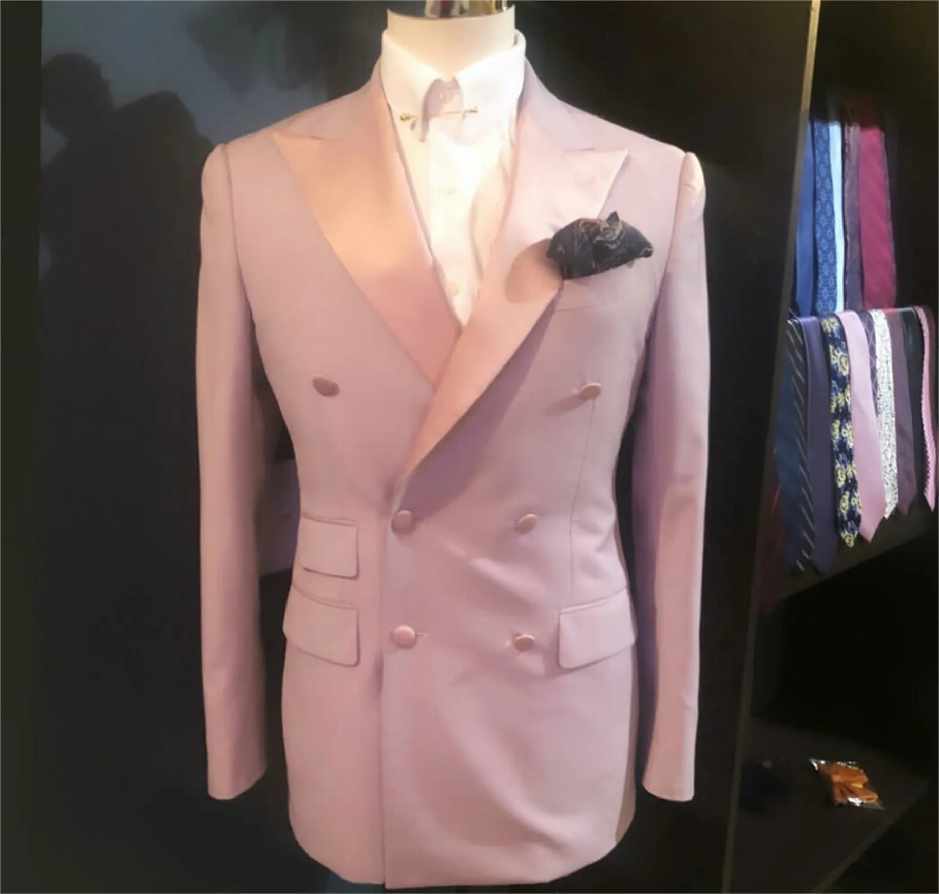 Suits rosa Duplo Hot Breasted Mens 2 Pieces noivo melhor homem terno de calças de visita do casamento Tailored Blazer Jacket (Jacket + calça)