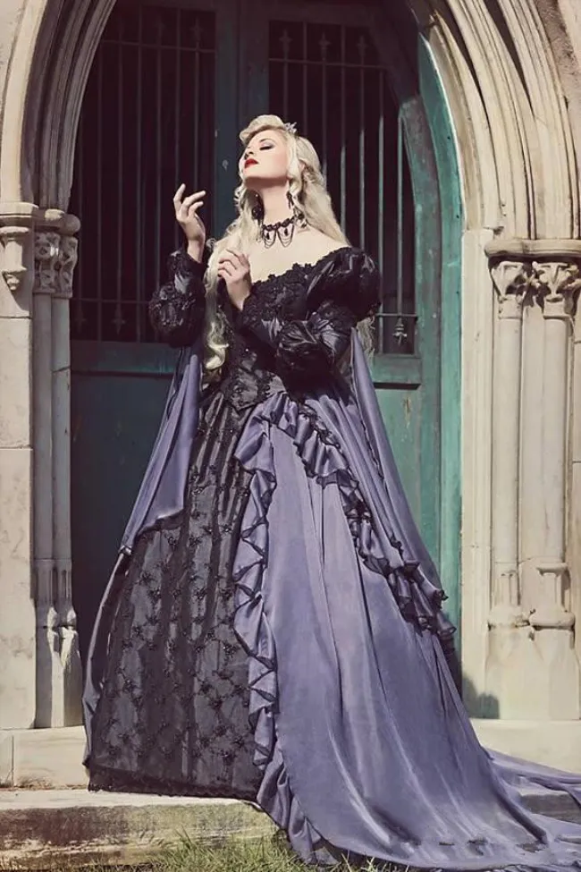 2022 Vintage médiéval robes de bal noir