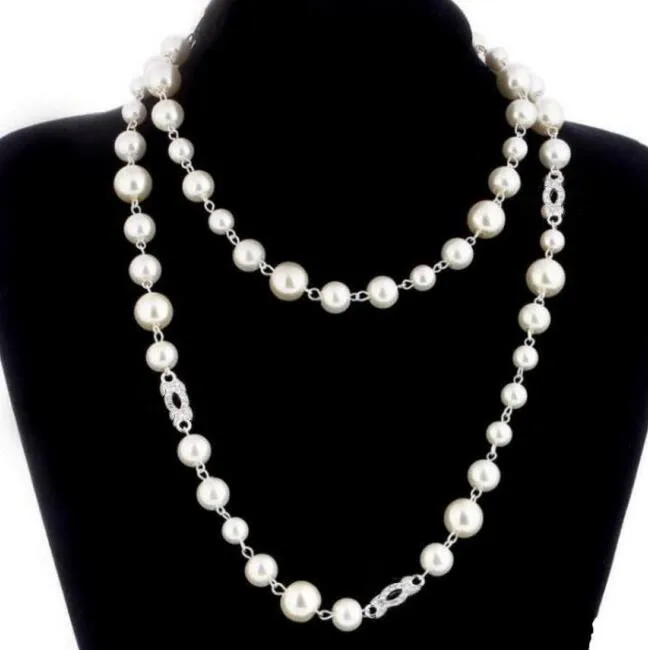 Best Christmas gift Elegant women black and white pearl necklace Paris Designer Jewelry Necklace Rhinestone logo Brand jewelry sweater chain