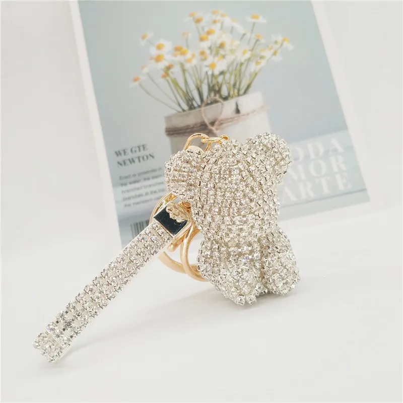 Mode diamant ours porte-clés dessin animé poupée pendentif cadeau créatif haut de gamme femelle ours accessoires voiture porte-clés 11 styles