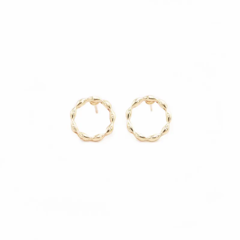 Creative Waves Circle Design Stud Earrings Trendy Round style Gold White Rose Color Suitable for Women