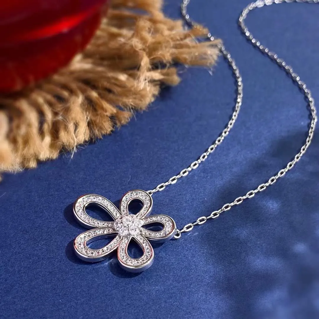 Fashion letter gold chain necklace bracelet for mens and women Party lovers  gift jewelry designer with box meteor V brand with logo Five leaf flower
