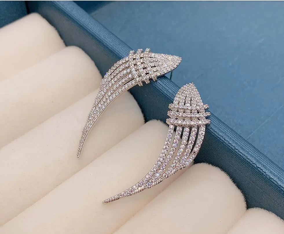 2021 studs earrings The new European and American style super super sparkles with angel wing shape for dinner dress accessories 369