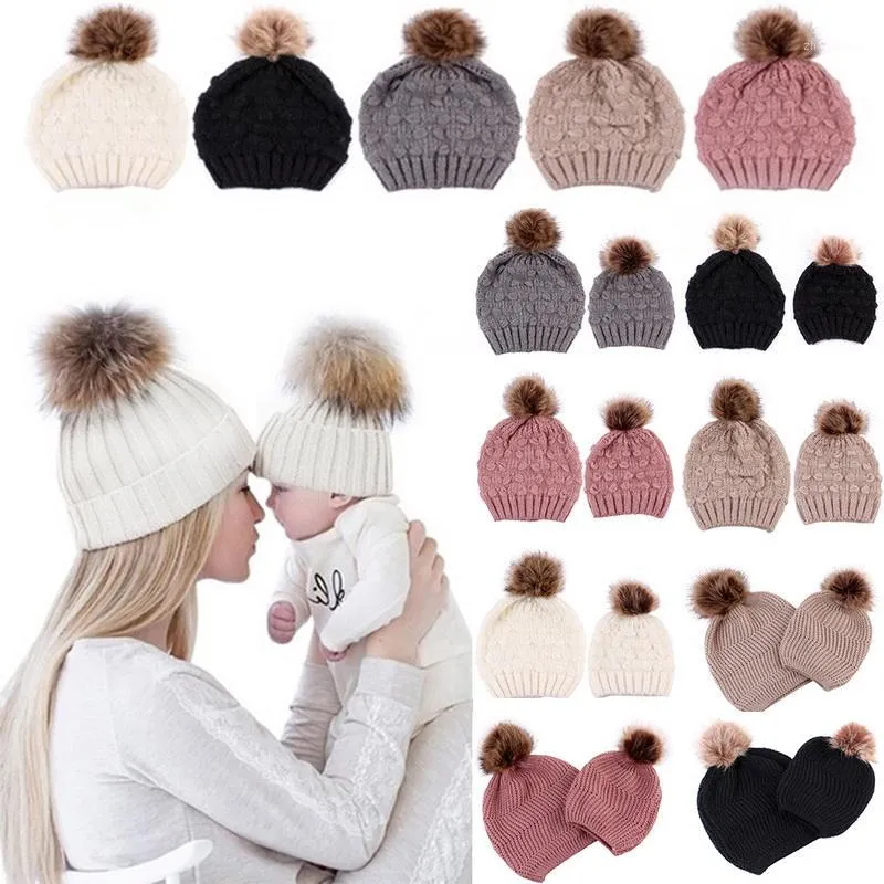 Beanie/Kafatası Kapakları 5 Renk Pomponlu Ebeveyn-Çocuk Pompon Sıcak Rakun Kürk Bobble Anne Beanie Kids Pamuk Örme Mom Bebek Şapkası Kış1