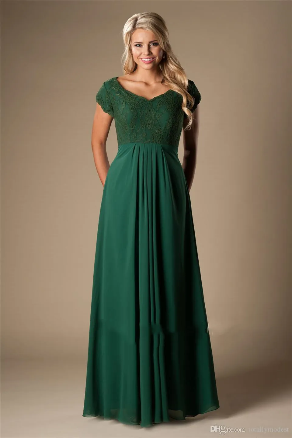 Vintage Green Lace Chiffon Modest Bridesmaid Dresses Long With Cap