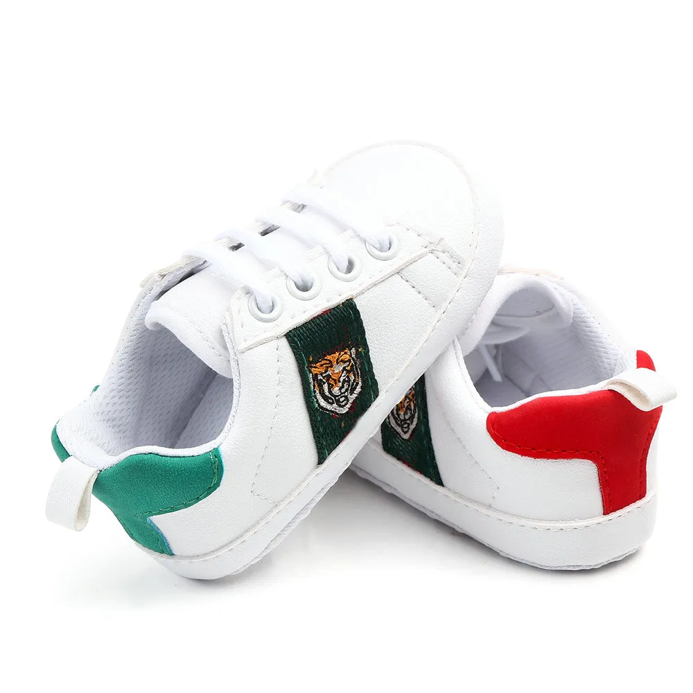 Babyschoenen pasgeboren jongens meisjes babyschoenen kinderen peuters PU-sneakers met veters Prewalker witte schoenen 0-1T