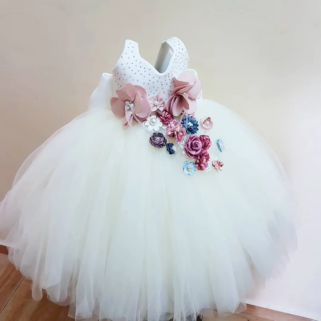 Beyaz Boncuklu Balo Kızlar Pageant Elbiseler Aplike Prenses Çiçek Kız Elbise Kat Uzunluk Tül İlk Communion Gowns