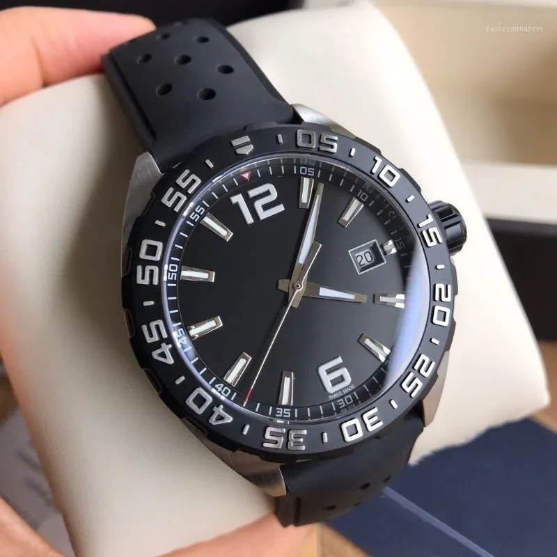 Wristwatches Mens Designer Zegarki 41mm Ruch Kwarcowy Moda Sport Silikonowy Pasek Wysokiej Jakości Luminous Hands1