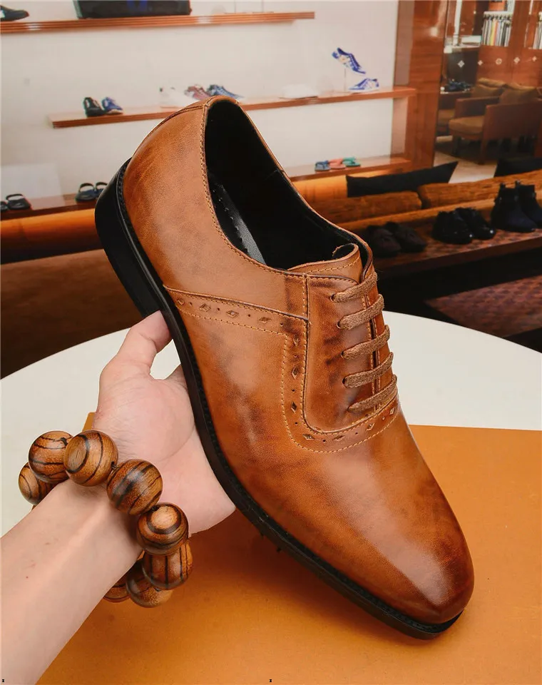 18ss Designers Pointed Toe Mens Dress Shoes Genuine Leather Wedding Shoes Floral Print Men Flats Office wedding party Formal Shoes