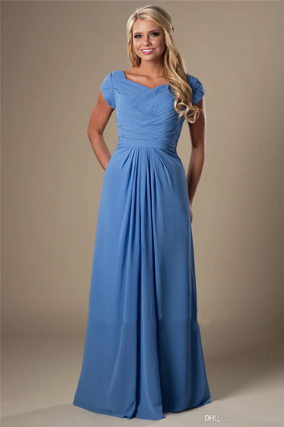 Cornflower Blue Chiffon Modest Bridesmaid Klänningar med keps ärmar Långgolvlängd Temple Bröllopsgäster klänningar Billiga Custom Made