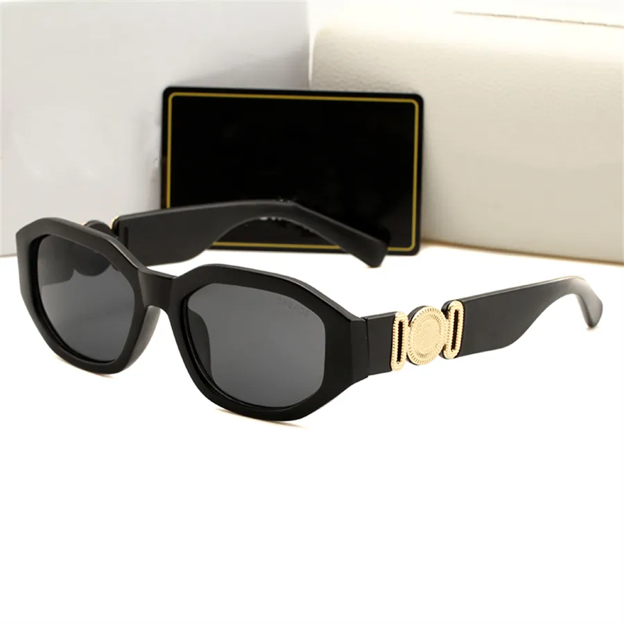 نظارات شمسية فاخرة للرجل امرأة للجنسين مصمم حملق الشاطئ نظارات الشمس الرجعية إطار صغير فاخر تصميم UV400 أعلى جودة مع مربع