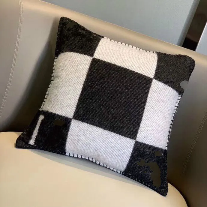 WOOL Cushion black غرفة المعيشة أريكة Ins وسادة منزل فاخر الحصان 5050 سم