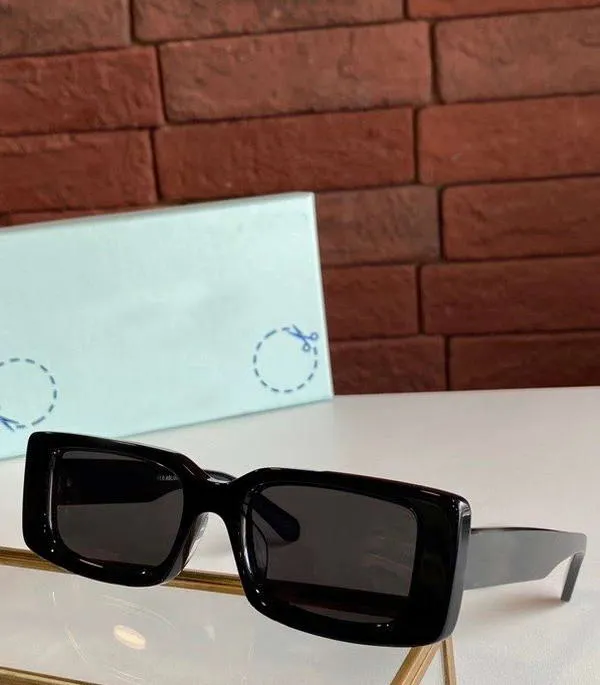 Lunettes de soleil carr es noires cool noires gris hut femme mode lunettes de soleil verres de soleil avec bo te
