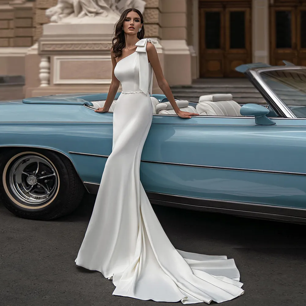 Sexy Memaid Wedding Dress 2021 New Arrival One Shoulder Beading Belt Simple Court Train Bridal Gown Vestido De Mariee