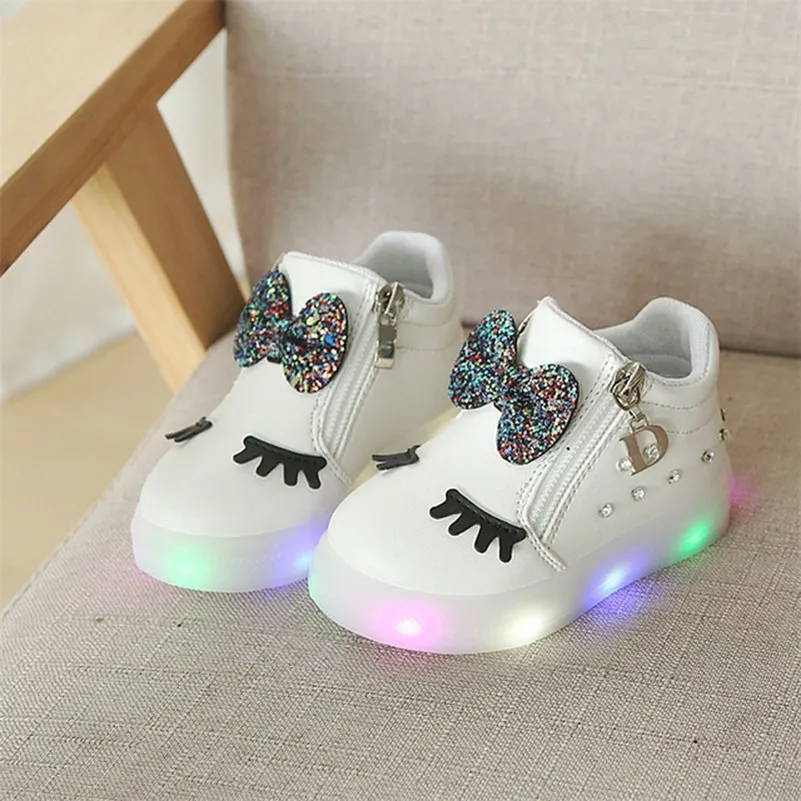 Taille 21-30 Enfants Glowing Sneakers Enfant Princesse Arc pour Filles LED Chaussures Mignon Bébé Baskets avec Chaussures Légères Lumineux 201112