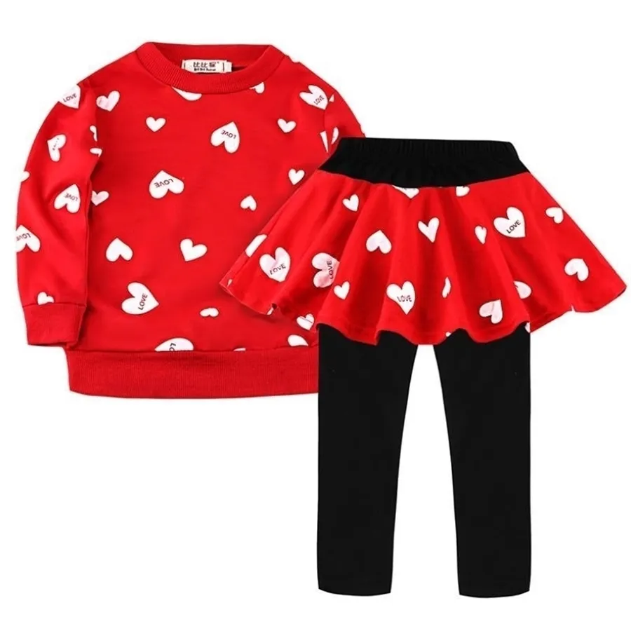 Nouveau bébé fille vêtements ensemble en forme de coeur imprimé arc mignon 2pcs ensemble enfants tissu costume haut t-shirt + pantalon de haute qualité 2-7 ans 201031