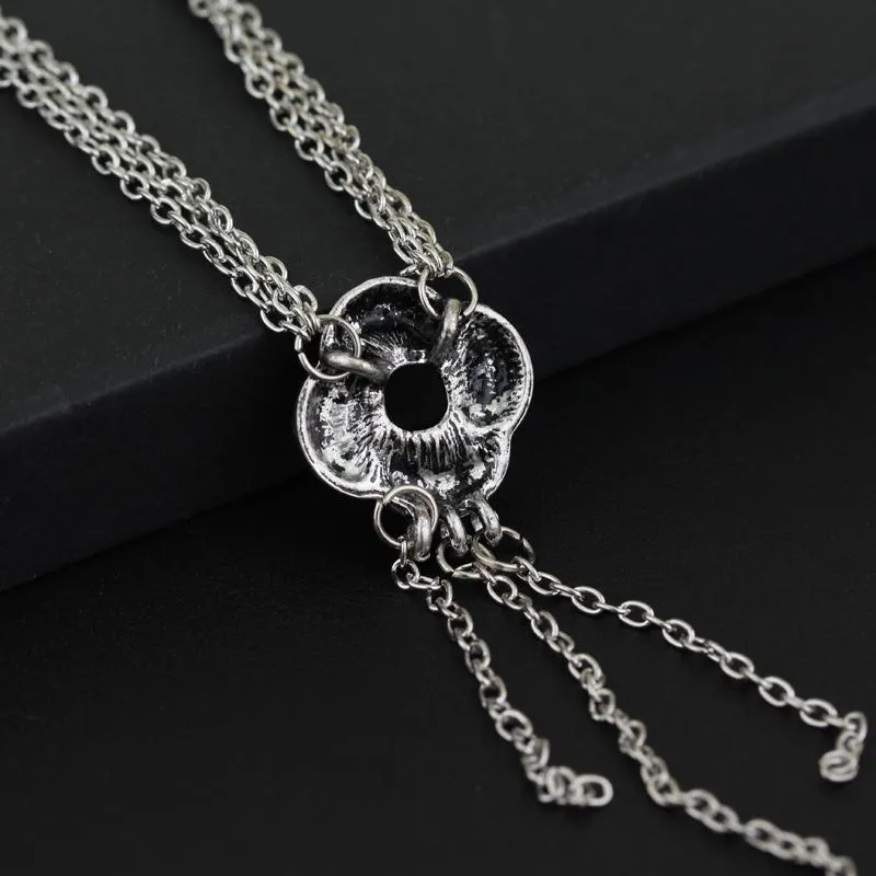 Casino best sale royale necklace