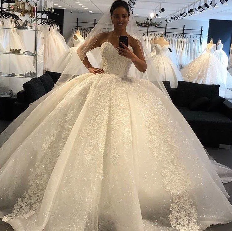 2021 Nouvelle Robe De Bal Arabe Robes De Mariée Chérie Paillettes Dentelle Appliques Bling Perlé Balayage Train Formelle Robes De Mariée Robes De Novia