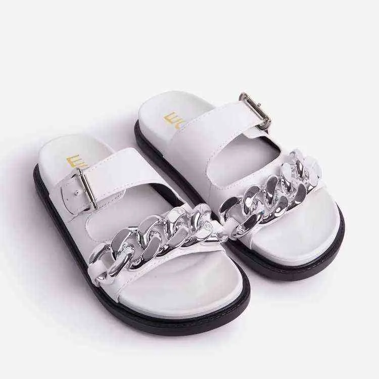 Large sandals women`s summer chain buckle leisure wear sandals women`s flat bottomed beach slippers