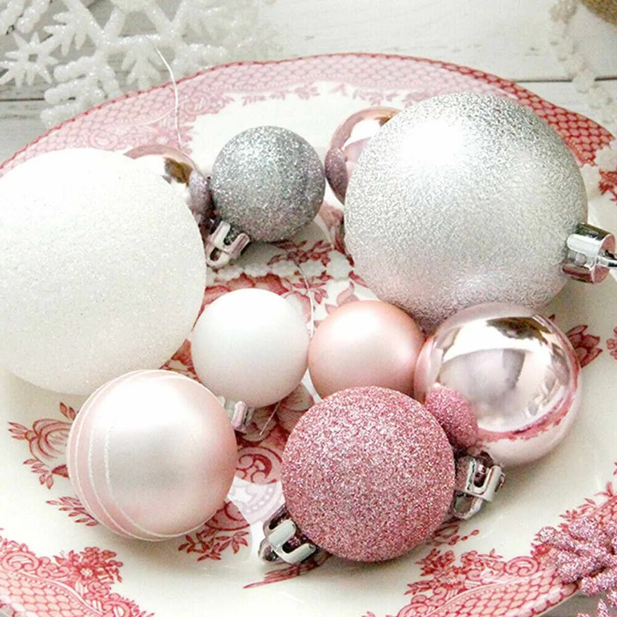 50 قطع الوردي / اللون مختلط كرات عيد الميلاد البلاستيك الكرة الحلي مع مربع المنزل شجرة عيد الميلاد قلادة زينة عيد الميلاد 2021 201203